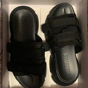 Dior D-Wander Slides
